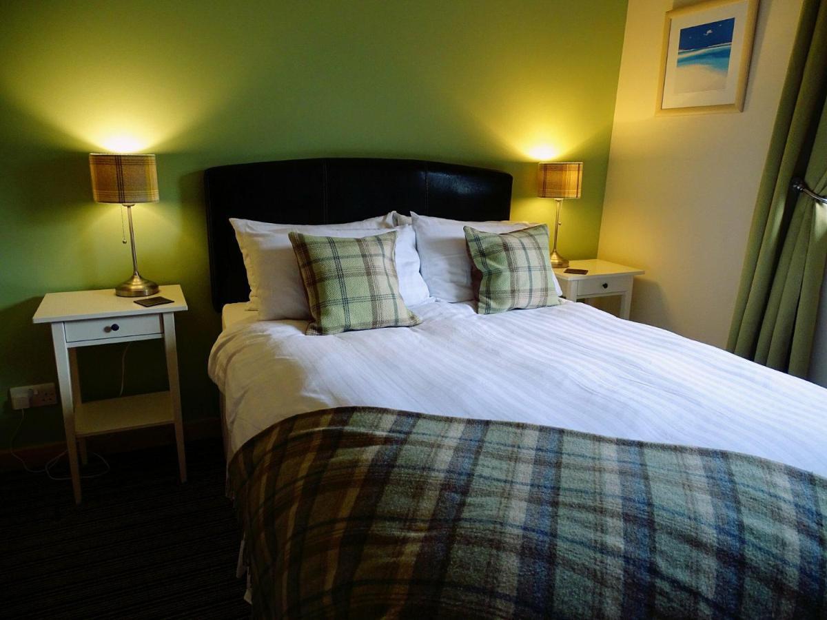 The Chlachain Inn Mallaig Exterior photo